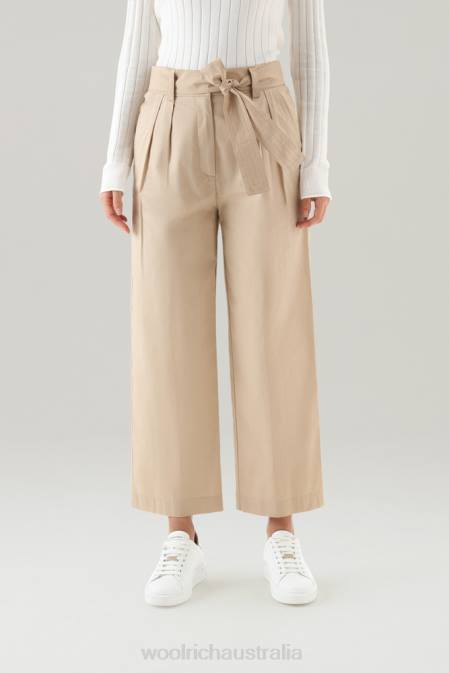 Woolrich Women Straight Leg Pants in Pure Cotton Poplin Feather Beige Clothing J02645