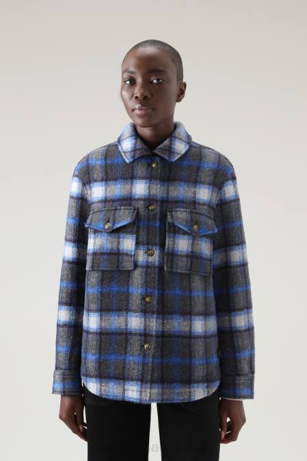 Woolrich Women Pemberton Check Overshirt in Wool Blend Flannel Azure Check Clothing J026277