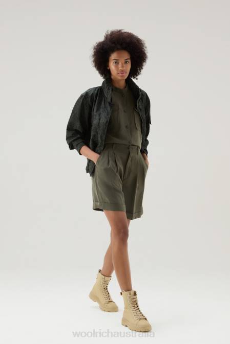 Woolrich Women Short-sleeved Shirt in Linen Blend Dark Green Clothing J026199