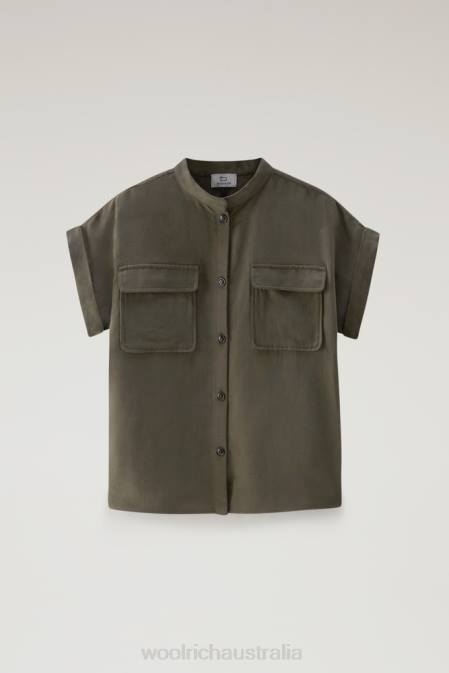 Woolrich Women Short-sleeved Shirt in Linen Blend Dark Green Clothing J026199