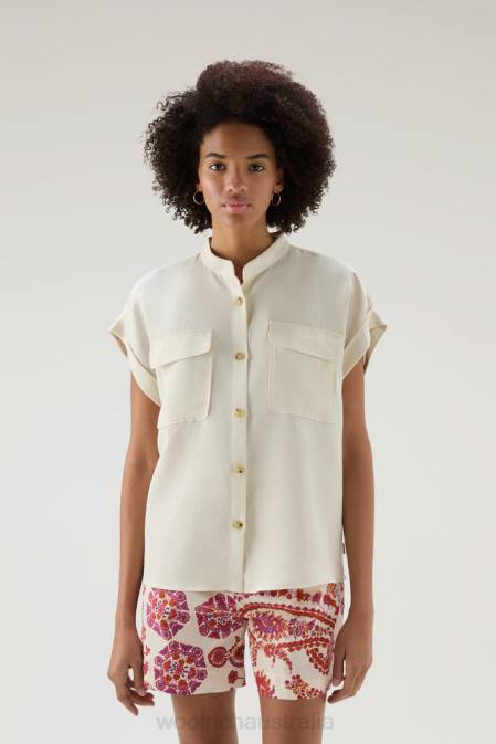 Woolrich Women Short-sleeved Shirt in Linen Blend Milky Cream Clothing J026192