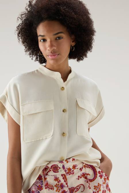 Woolrich Women Short-sleeved Shirt in Linen Blend Milky Cream Clothing J026192