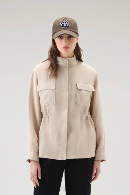 Woolrich Women Utility Overshirt in Linen Blend Feather Beige Clothing J02628