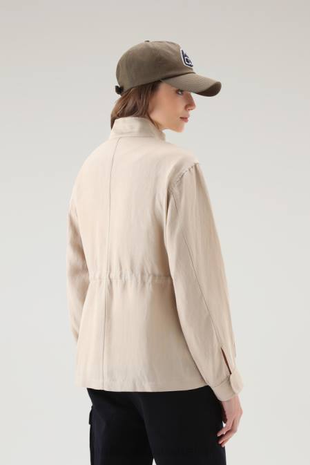 Woolrich Women Utility Overshirt in Linen Blend Feather Beige Clothing J02628