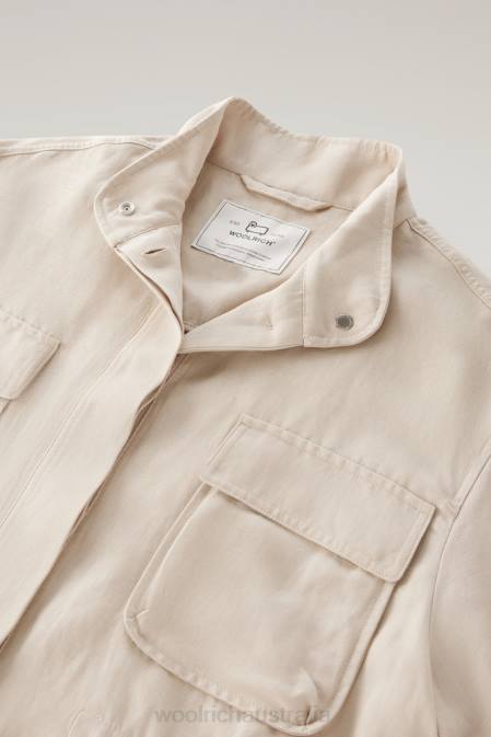 Woolrich Women Utility Overshirt in Linen Blend Feather Beige Clothing J02628