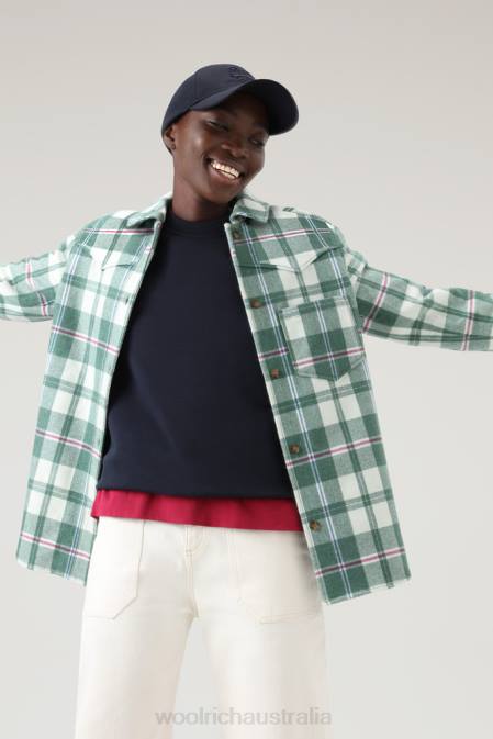 Woolrich Women Western Check Overshirt in Wool Blend Flannel Green Check Clothing J026324