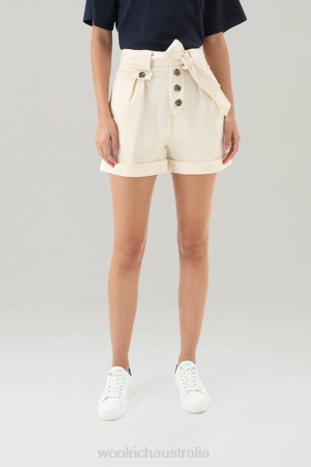 Woolrich Women Garment-Dyed Shorts in Stretch Cotton Twill Milky Cream Clothing J026159