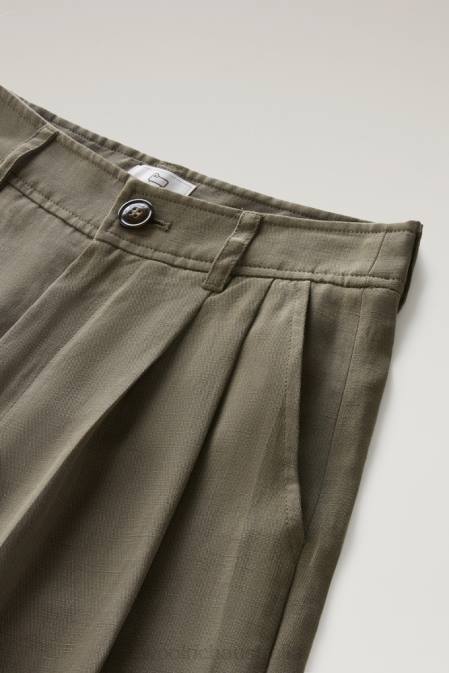 Woolrich Women Shorts in Linen Blend with Pockets Dark Green Clothing J02623