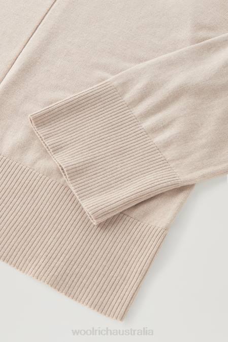 Woolrich Women Crewneck Sweater in a Cotton Cashmere Blend Beige Melange Clothing J02697