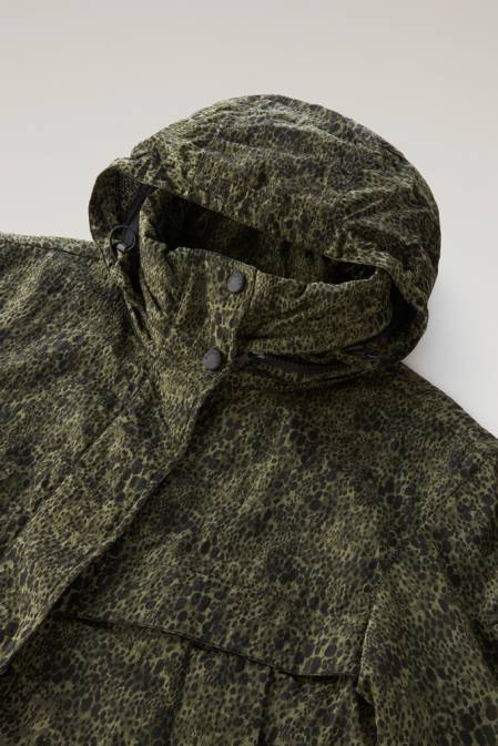 Woolrich Women Camo Jacket with Foldable Hood Dark Green Camou Clothing J02698