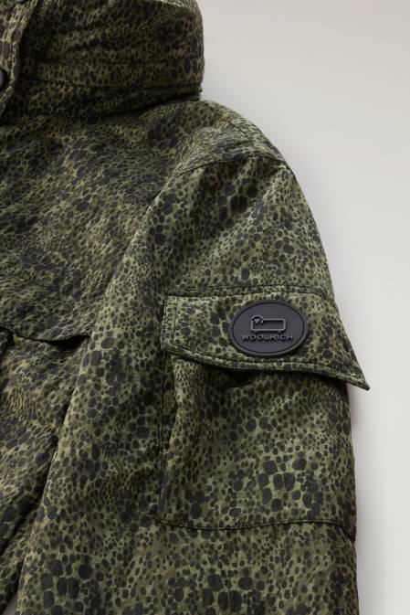 Woolrich Women Camo Jacket with Foldable Hood Dark Green Camou Clothing J02698