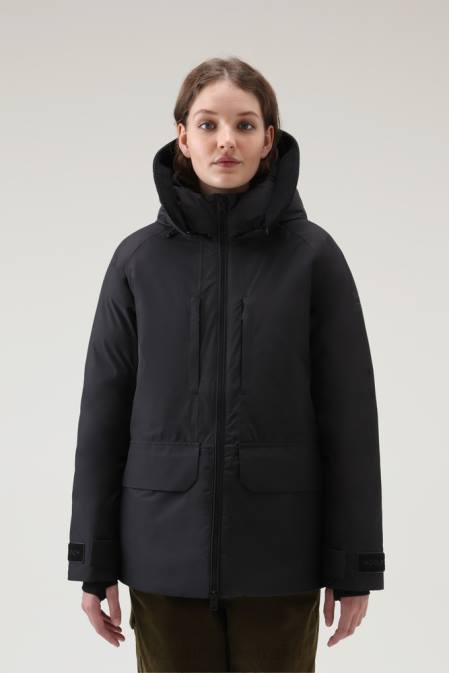 Woolrich Women Harveys Waterproof Jacket in Pertex Revolve Black Clothing J026211