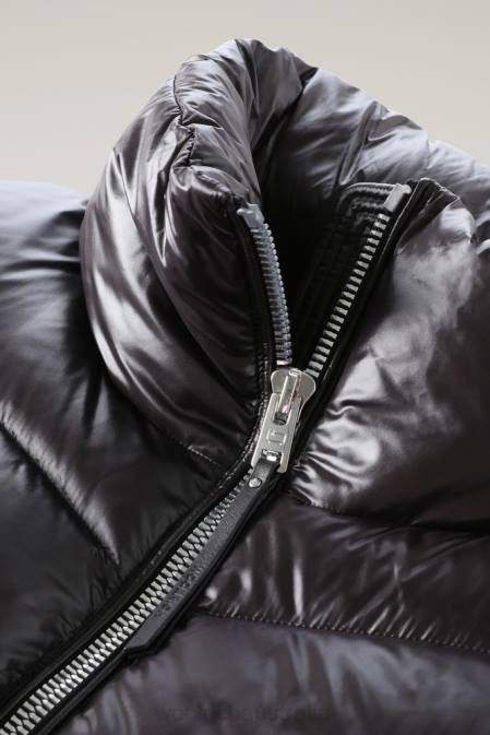 Woolrich Women Aliquippa Silky Down Jacket with a Drawstring Waist Black Clothing J026322