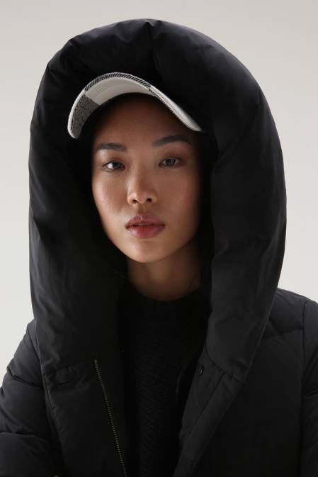 Woolrich Women Puffy Prescott Parka in Urban Touch Black Clothing J026207