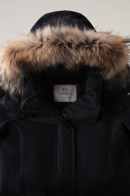 Woolrich Women Adirondack Waterproof Parka in GORE-TEX with Detachable Hood and Fur Trim Melton Blue Clothing J026323