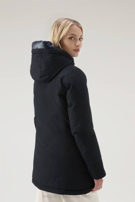 Woolrich Women Arctic Parka in Ramar Cloth Dark Navy Clothing J026367