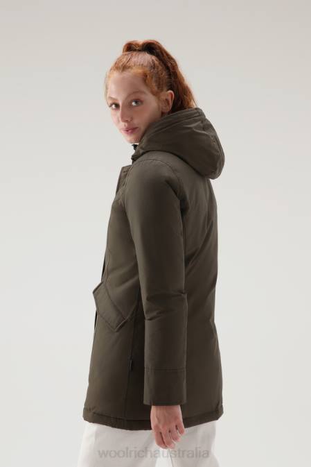 Woolrich Women Arctic Parka in Ramar Cloth with Detachable Fur Trim Dark Green Clothing J026362