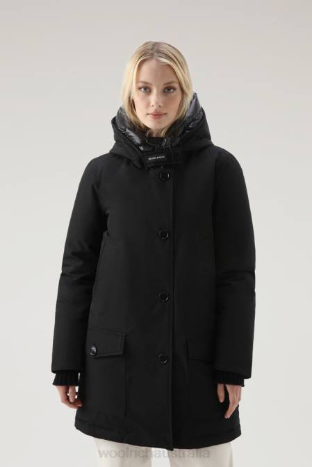 Woolrich Women Arctic Parka in Ramar Cloth with Four Pockets Black Clothing J026348