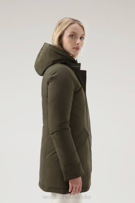 Woolrich Women Arctic Parka in Urban Touch with Detachable Fur Dark Green Clothing J026280