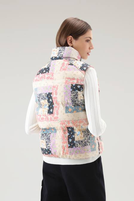 Woolrich Women Pennsylvania Quilted Vest with Patchwork Print Cream Patchwork Clothing J026124